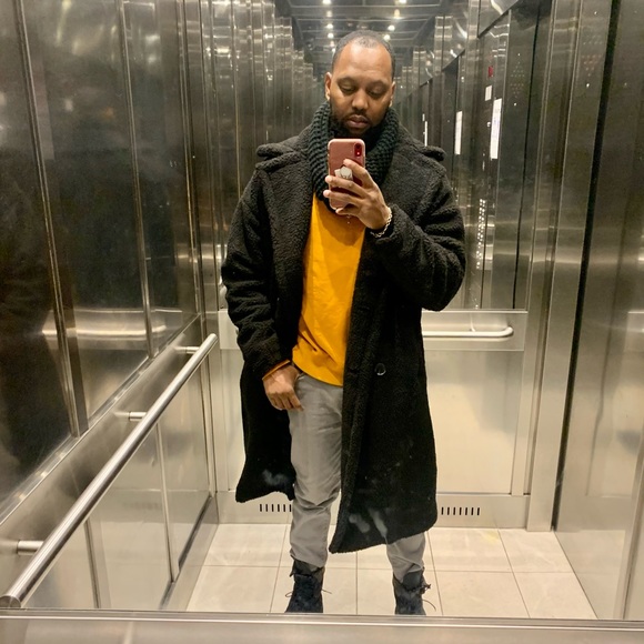 Meet your Posher, Sujae - Picture 3 of 3